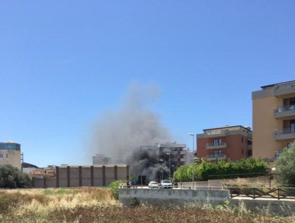 Colonna di fumo in Via del Fante a Marsala