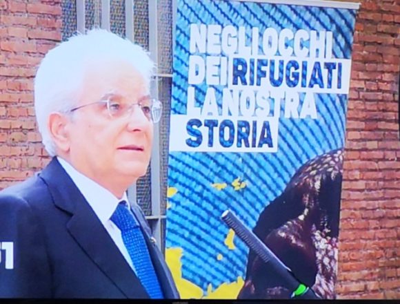 Mattarella nella Giornata Mondiale del rifugiato:” La nostra azione di protezione e assistenza non può indebolirsi ma deve rafforzarsi con l’elaborazione di un un nuovo corso dell’Unione Europea”