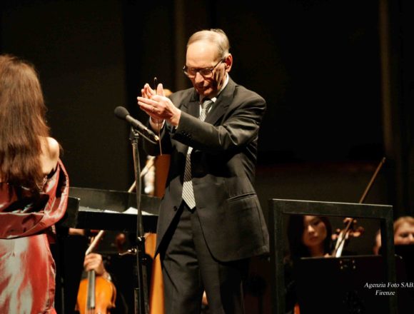 Al Maestro Morricone l’omaggio della 66^ edizione del Taormina Film Festival. Anteprima mondiale di Devotion, il film di Giuseppe Tornatore, prodotto da Dolce e Gabbana con la colonna sonora di Ennio Morricone