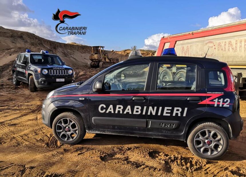 Campobello di Mazara. Sorpresi a rubare sabbia con escavatore e camion: arrestati dai Carabinieri