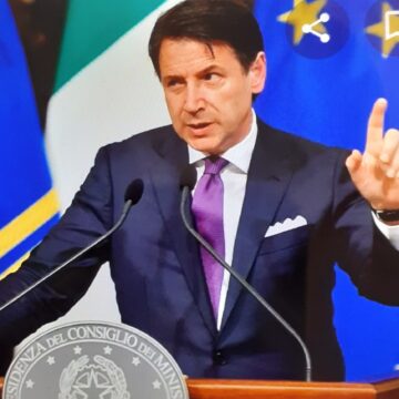 Conte, nuovo Dpcm firmato oggi. Stop a palestre, piscine, cinema, teatri. Dopo le 18 vietato consumo di cibi e bevande luoghi pubblici. “Misure per preservare salute ed economia”