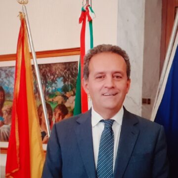 Nuovo Dpcm, il sindaco Grillo:” Domani interlocuzione con i titolari di attività commerciali. Con i sindaci della provincia e con Razza valuteremo un’efficace organizzazione della rete ospedaliera. Seguiranno nuovi aggiornamenti”