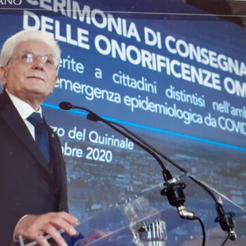 Mattarella ha consegnato le Onorificenze di Cavaliere dell’OMRI a cittadini che si sono distinti nell’emergenza del Covid-19