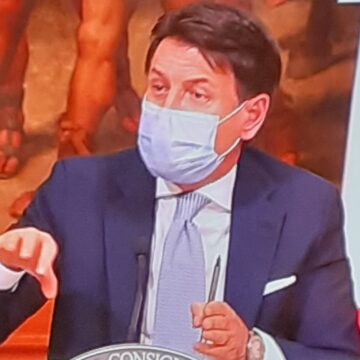 La Sicilia zona arancione. Il premier Conte in diretta ha illustrato le misure per contenere il contagio del Covid-19