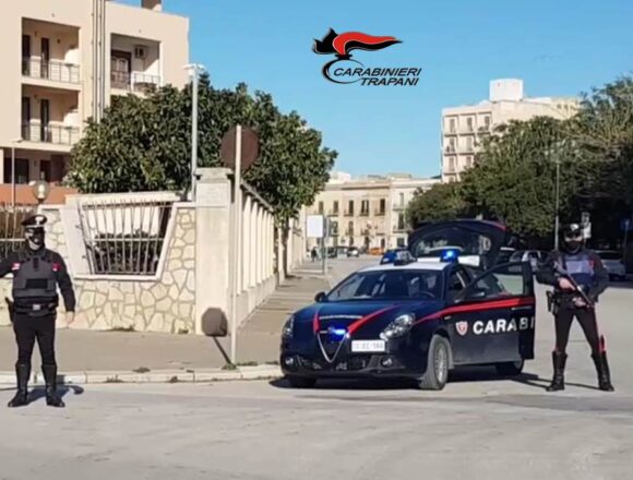 Trapani, i Carabinieri arrestano un 25enne: era in possesso di 100 grammi di hashish