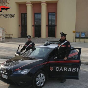 Marsala: bara cade dal mezzo di sollevamento durante la sepoltura. Intervengono i Carabinieri