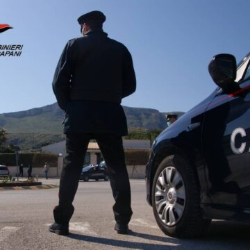 Donna rapinata nel centro di Trapani: i Carabinieri identificano ed arrestano il responsabile