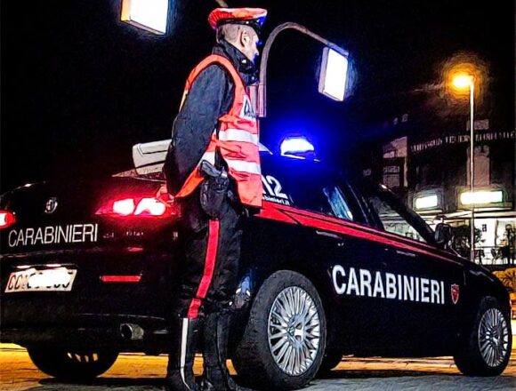 Castelvetrano. I Carabinieri trovano droga nei vasi di fiori e nei cassetti: denunciato un 41enne e segnalato un 33enne