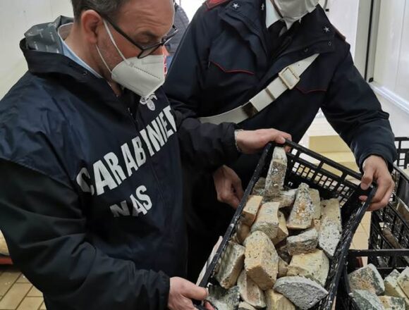 Alimenti scaduti ed in cattivo stato di conservazione all’interno di un caseificio di Paceco: i Carabinieri denunciano il legale responsabile dell’attività