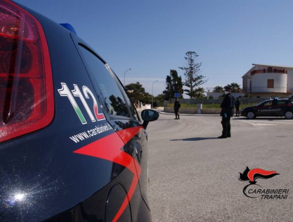 A Valderice i Carabinieri arrestano un 23enne armato con una mazza di ferro