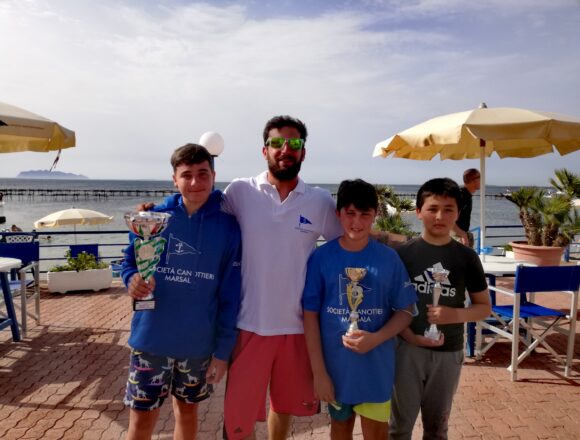 Windsurf, prima tappa zonale organizzata dalla Società Canottieri Marsala: sul podio Yuki Castroni, Cesare Genna e Alessandro Patti