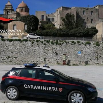 Trapani. Evade dai domiciliari: i Carabinieri lo trovano in giro sullo scooter e lo arrestano