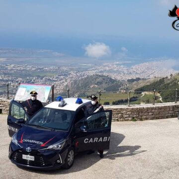 Trapani. Arrestato 33enne: trovato in possesso di droga dai Carabinieri li ha aggrediti per scappare