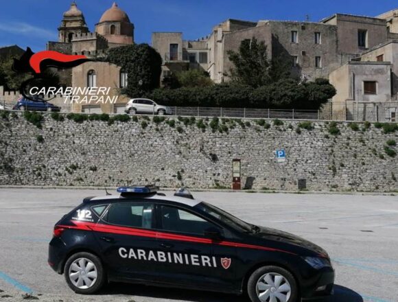 Trapani. Giovane spacciatore cede una dose ma non si accorge che ci sono i Carabinieri: arrestato