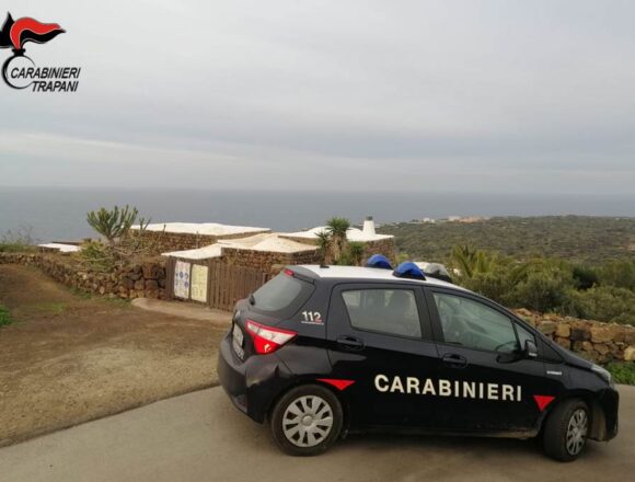 Pantelleria. Porta ai Carabinieri un portafogli smarrito contenente oltre 1800 euro: riconsegnato alla legittima proprietaria