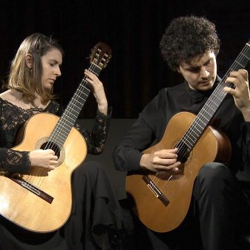 Domenica 8 agosto alle ore 21 Le trascrizioni coraggiose con il Tuscan Guitar Duo. L’evento è organizzato dagli Amici della Musica di Trapani