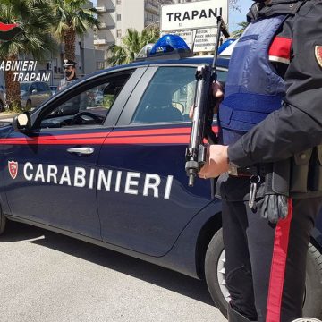 Trapani: weekend di controlli. Droga tra la frutta denunciato dai Carabinieri un fruttivendolo