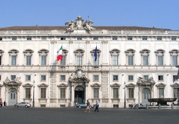 Verso il Quirinale, sesta fumata nera. Per Mattarella 336 voti. Domani alle 9,30 il settimo scrutino