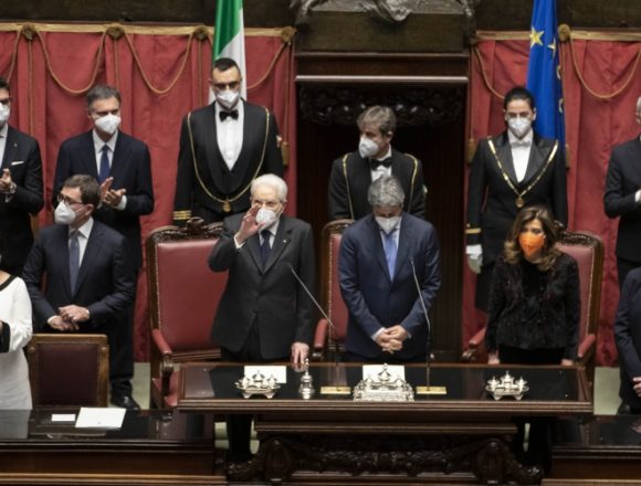 Messaggio di Mattarella al Parlamento nel giorno del giuramento. “E’ per me una nuova chiamata inattesa alla responsabilità alla quale tuttavia non posso e non ho inteso sottrarmi”