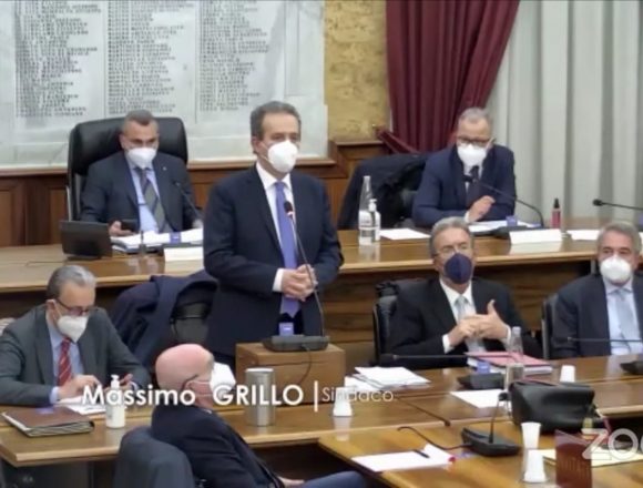 Si infiamma lo scontro tra Grillo e i consiglieri Coppola, Passalacqua e Gerardi dopo l’azzeramento della giunta e la nomina del nuovo assessore