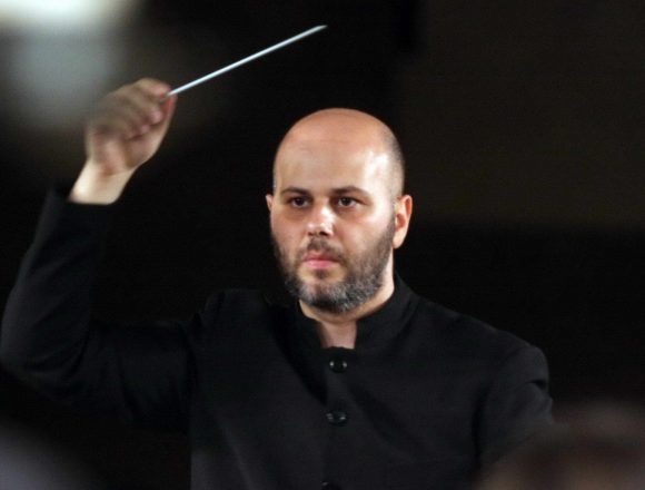 Il Direttore d’Orchestra siciliano Francesco Di Mauro sfonda nei teatri di tutto il mondo