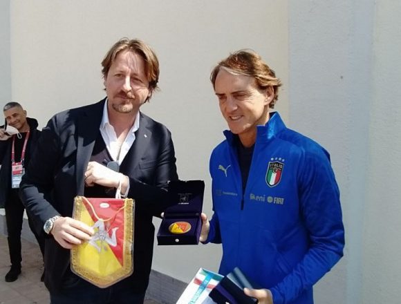 Calcio, l’assessore Messina riceve la Nazionale: «Grazie Figc, Palermo è stata una scelta d’amore» 