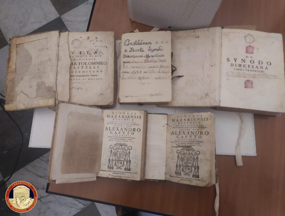 I Carabinieri per la Tutela del Patrimonio Culturale restituiscono 5.000 documenti alla Diocesi di Mazara del Vallo databili tra il 1400 e il 1800