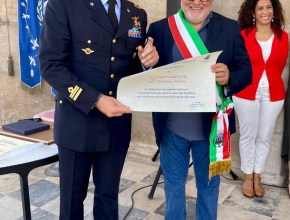 L’82° Centro Combat Search And Rescue dell’Aeronautica Militare riceve un riconoscimento dal Sindaco delle Isole Egadi