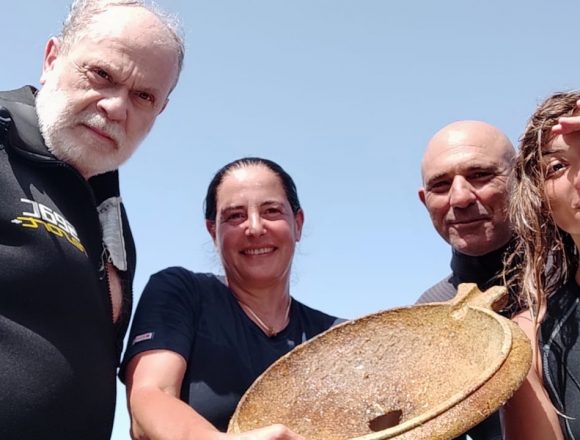 Antico bacile in ceramica recuperato nelle acque di San Vito Lo Capo