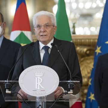 Mattarella firma  decreto di scioglimento delle Camere “Mi auguro che vi sia, da parte di tutti, un contributo costruttivo, nell’interesse superiore dell’Italia”