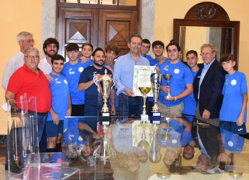 Ricevuti a Palazzo municipale i ragazzi del calcio a 5 dell’Oratorio Salesiano che si sono classificati secondi al torneo internazionale di Sardegna