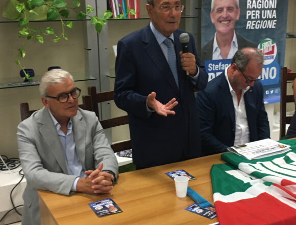 Grande successo di pubblico a Marsala per l’incontro organizzato dall’On. Stefano Pellegrino con il candidato Presidente della Regione Siciliana Renato Schifani e con il sottosegretario alla Difesa Giorgio Mulè