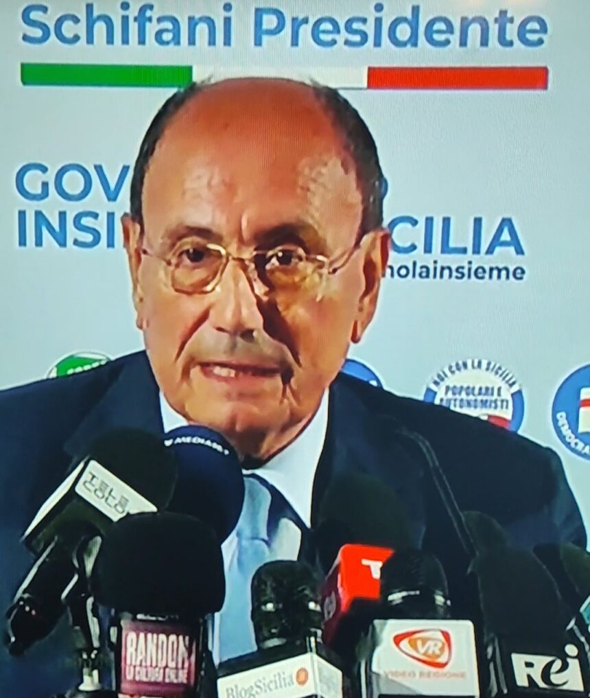 La vittoria di Renato Schifani. Il neo Governatore della Sicilia parla di progetti: il Ponte sullo Stretto di Messina e una conferenza di servizi per  gestione fondi del Pnrr”