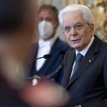 Mattarella nel 60° anniversario della morte di Enrico Mattei: “Fu protagonista della costruzione della Repubblica”