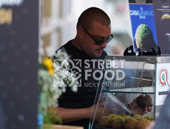 Street Food-Sicily on Tour. tre mete solo come inizio. la prima è Oliveri