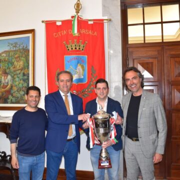 IL MARSALA FUTSAL A PALAZZO COMUNALE. LE CONGRATULAZIONI DELL’AMMINISTRAZIONE GRILLO 