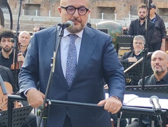 Colosseo, Sangiuliano: “Sfregio al monumento atto gravissimo”