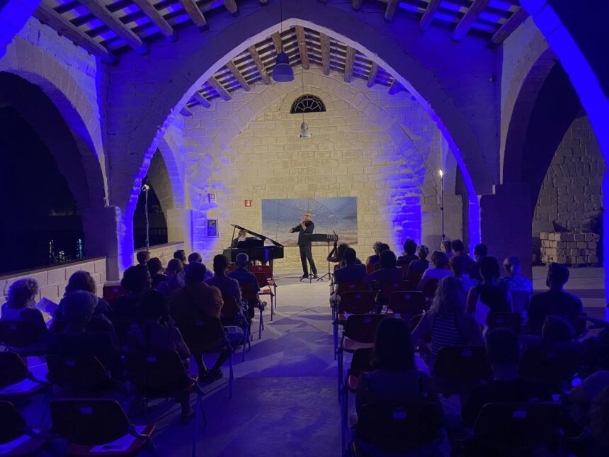 Rassegna “Favignana in Musica”, il Duo Elimo e quei “Voli Pindarici” che piacciono al pubblico