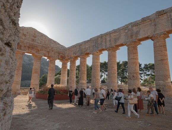 Beni culturali, dopo vent’anni tornano le visite nel tempio di Segesta. Scarpinato: «Offriamo una migliore fruizione di questo tesoro archeologico»