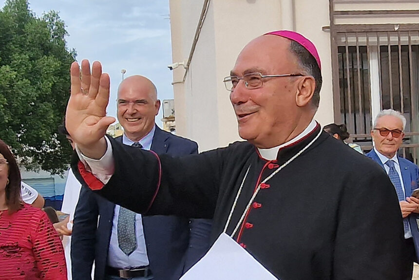 VENDEMMIA, IL VESCOVO: «GIUSTA REMUNERAZIONE PER L’UVA,ANCHE ALTRI FRUTTI SOTTOPAGATI RISPETTO A VALORE REALE» La lettera di monsignor Angelo Giurdanella a pochi giorni dall’inizio della raccolta