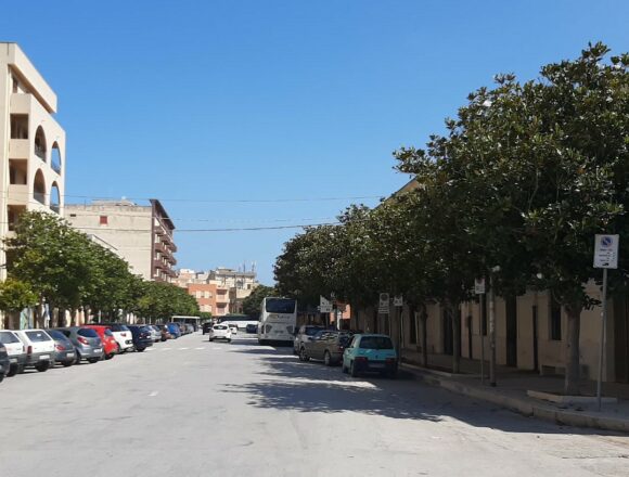 Marsala, demolito fabbricato pericolante vicino alla stazione ferroviaria