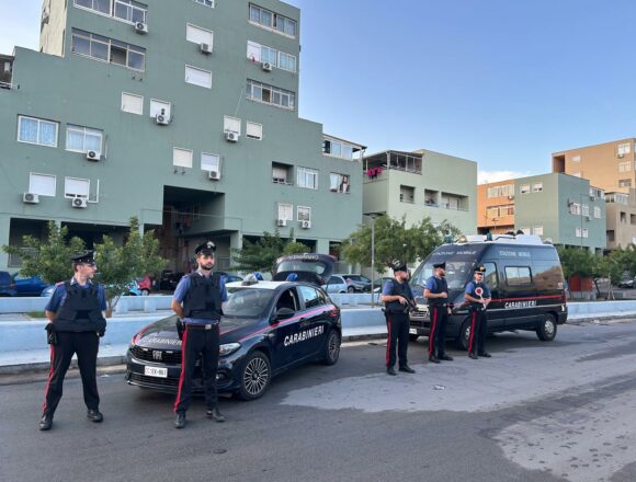 Palermo, controlli dei Carabinieri nel quartiere Zen