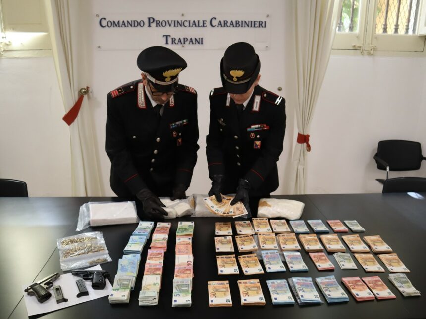 Trapani: trovati in possesso di 3,5 kg cocaina, oltre 120 mila euro in contanti e 2 pistole con matricola abrasa. 6 arresti