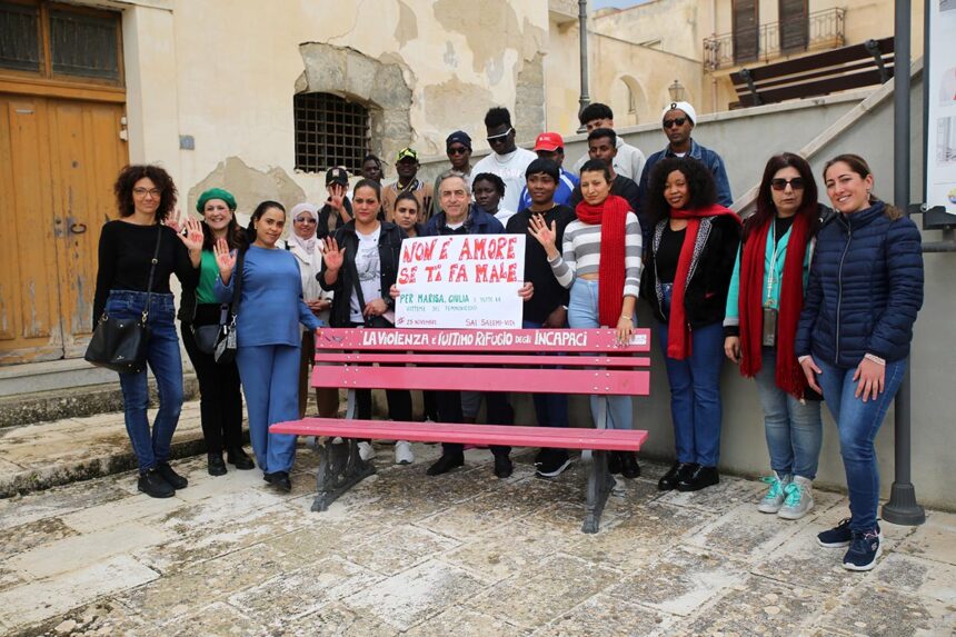 Badia Grande: “Un Faro Rosso per Marisa e tutte le vittime del femminicidio”, il Sai di Salemi e Vita contro la violenza sulle donne